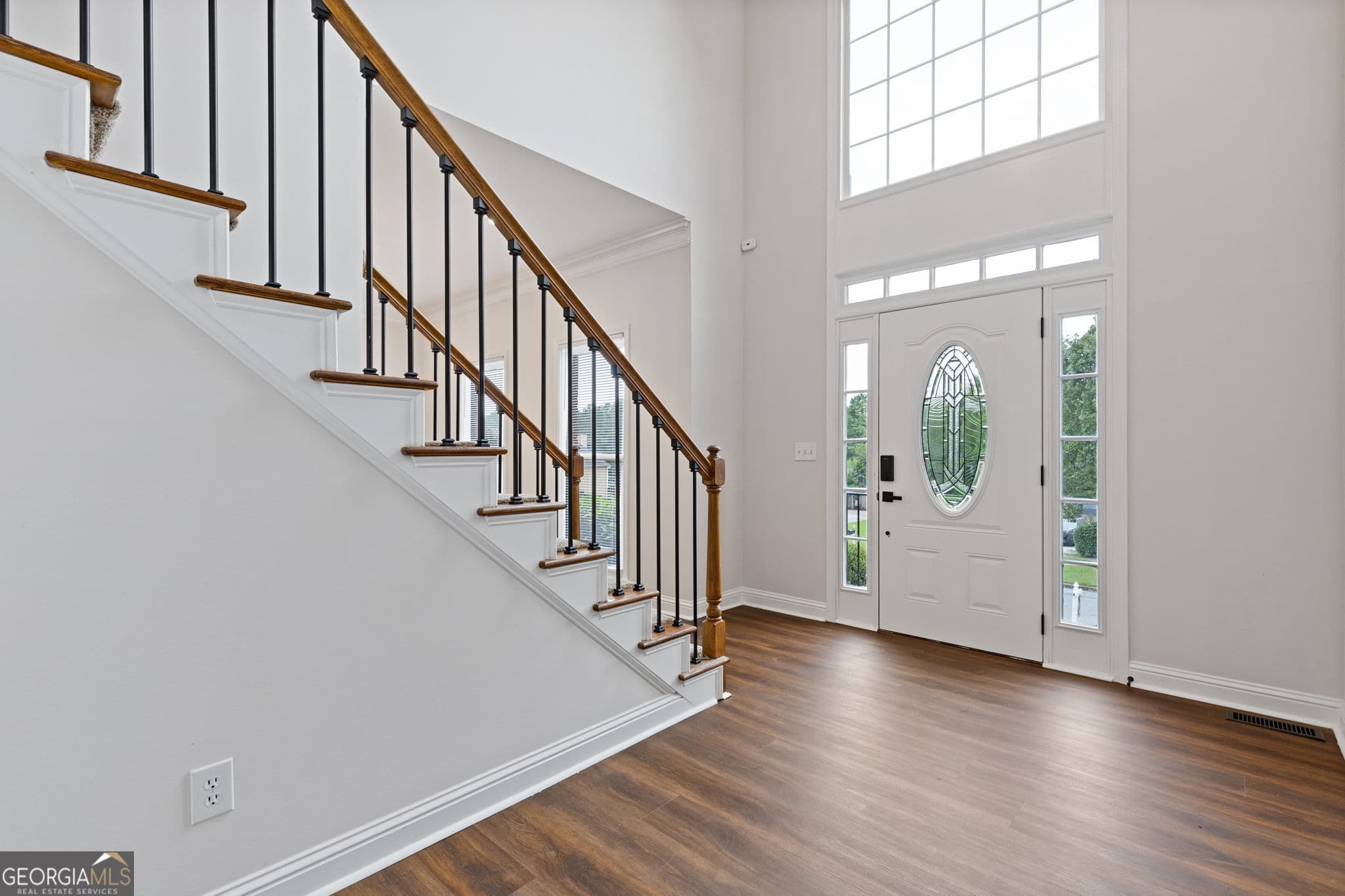 5 bedroom, 2.5 bathroom, 2,983 sq ft single family residence for sale at 2310 Pinehaven Court, Grayson, GA 30017 — photo 5