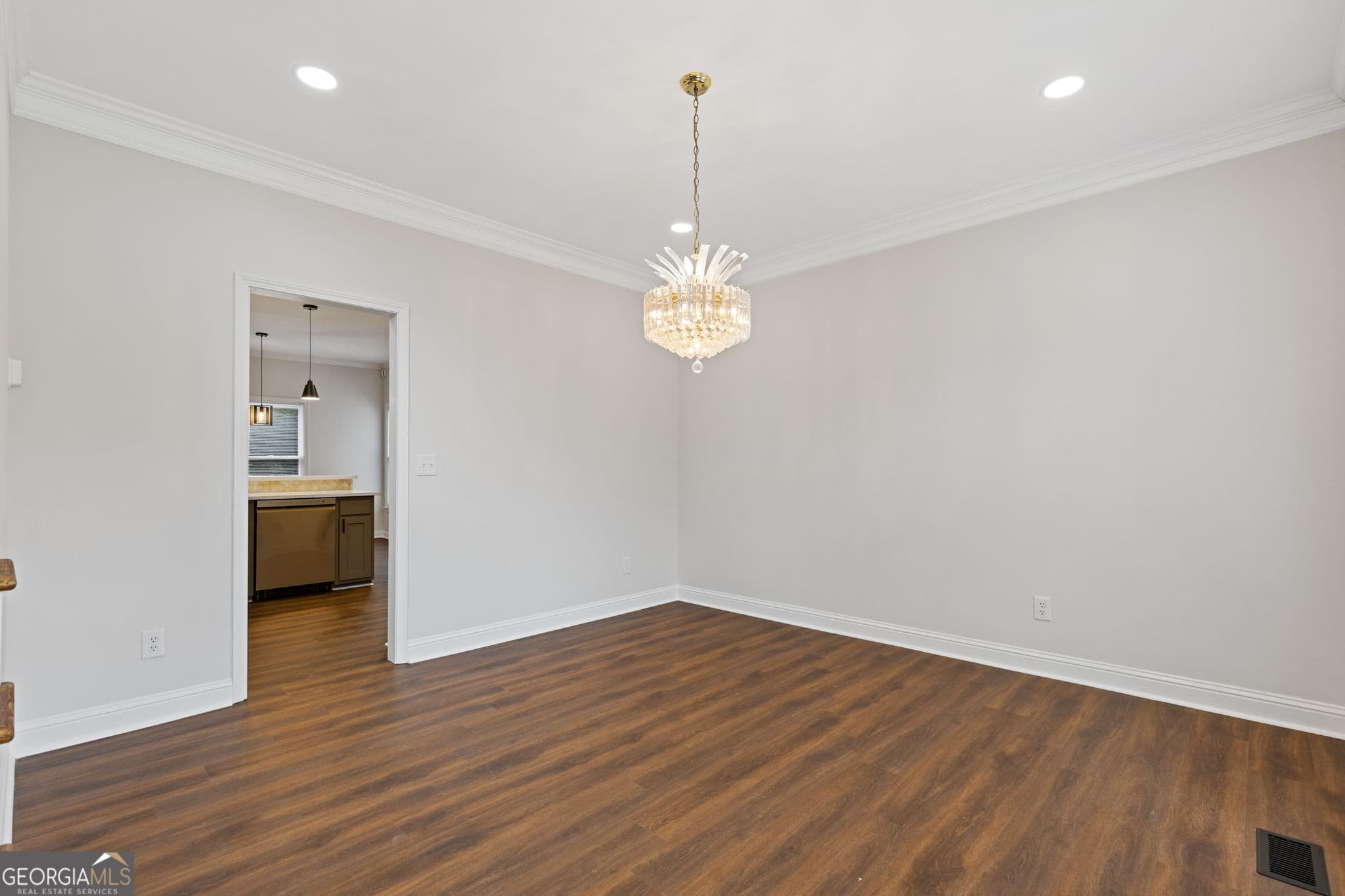 5 bedroom, 2.5 bathroom, 2,983 sq ft single family residence for sale at 2310 Pinehaven Court, Grayson, GA 30017 — photo 8