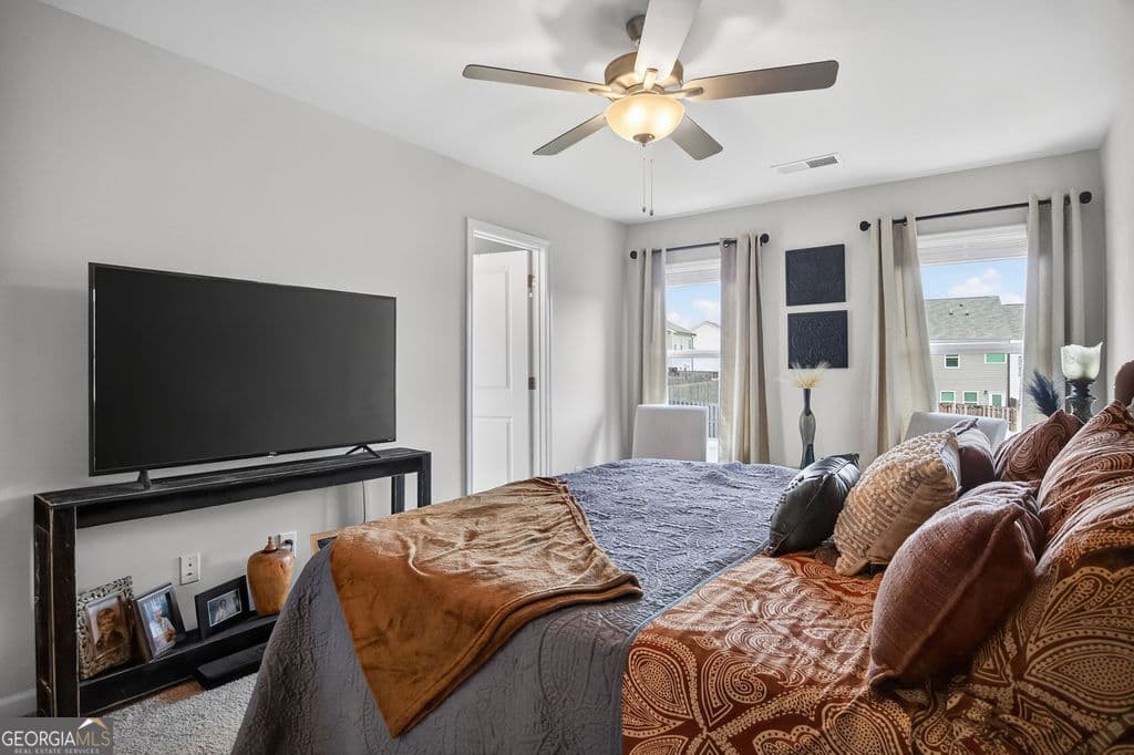 3 bedroom, 2.5 bathroom, 1,383 sq ft townhouse for sale at 529 Buxton Road, Hoschton, GA 30548 — photo 5