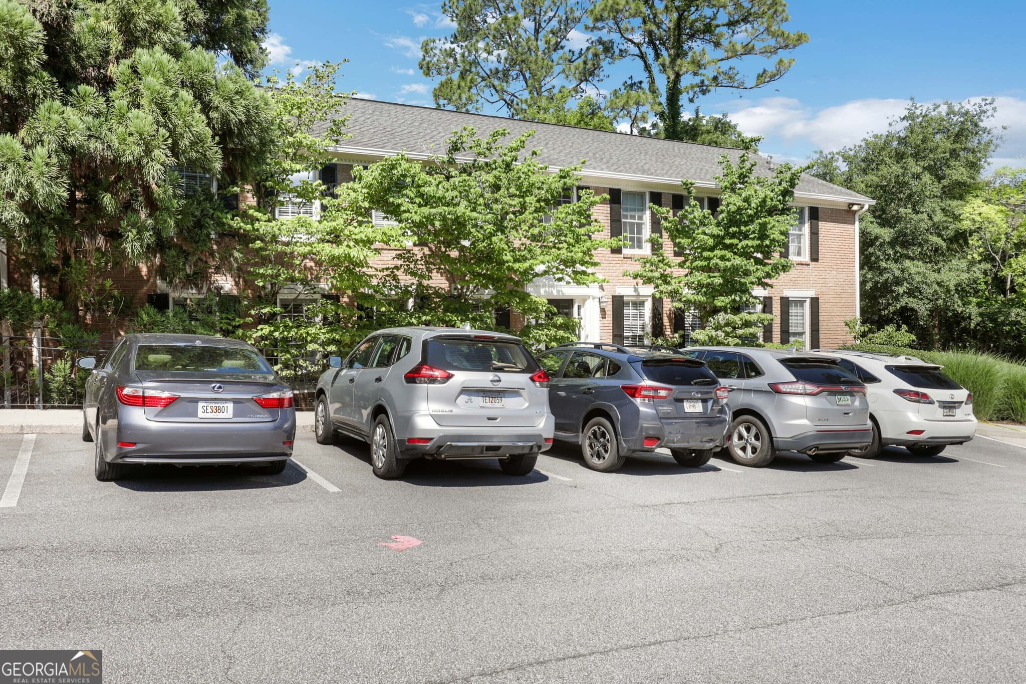 2 bedroom, 2 bathroom, 1,050 sq ft condominium sold at 1101 Collier Road P5, Atlanta, GA 30318