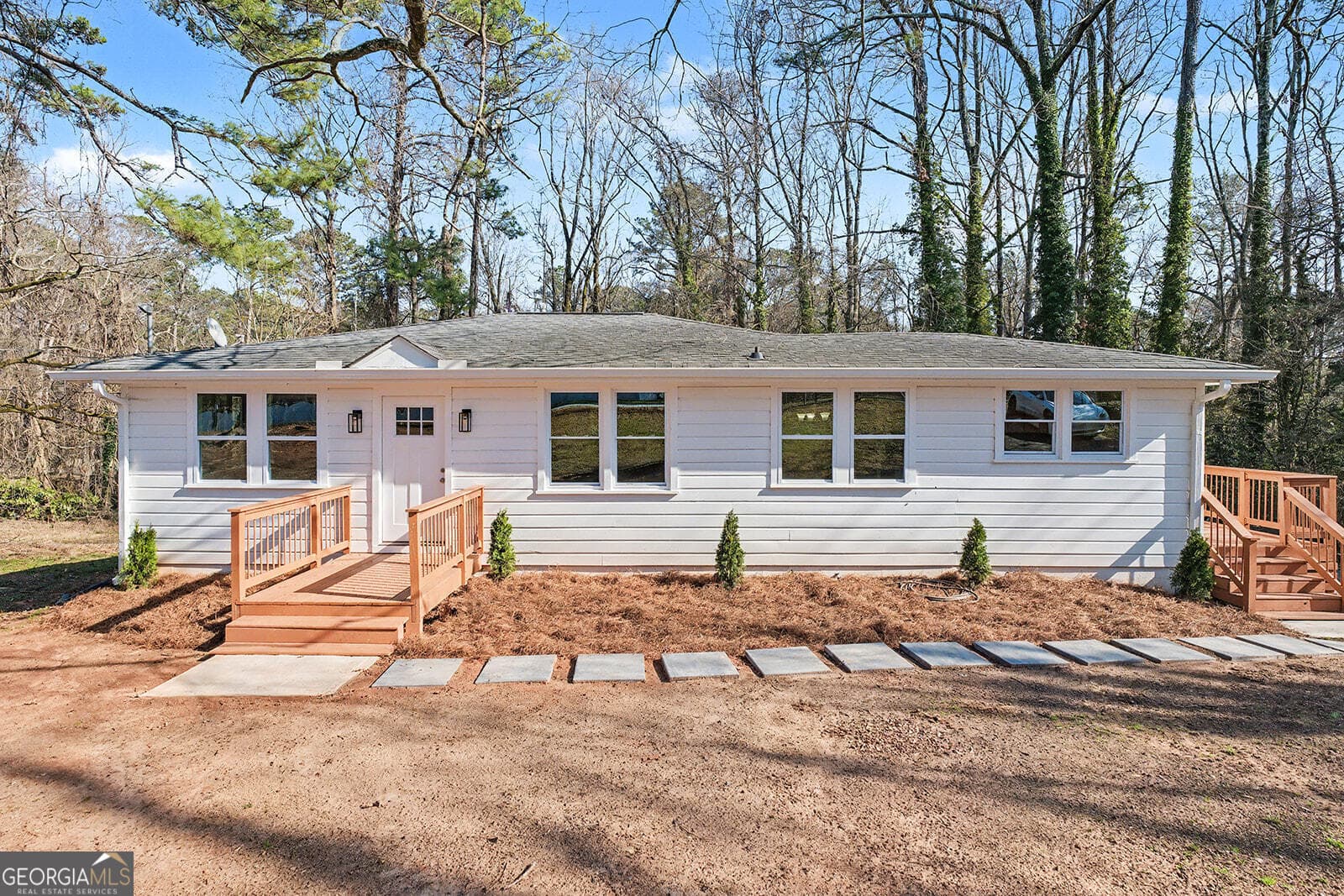 3 bedroom, 2 bathroom, 1,300 sq ft single family residence for sale at 5284 Campbellton Road, Atlanta, GA 30331 — photo 1 of 18