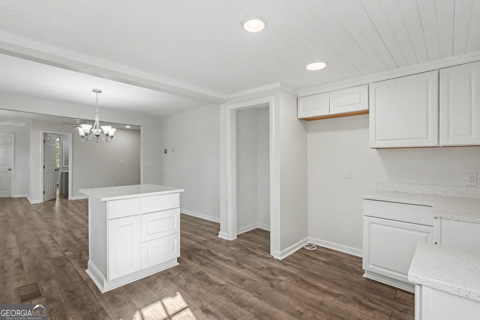 3 bedroom, 2 bathroom, 1,300 sq ft single family residence for sale at 5284 Campbellton Road, Atlanta, GA 30331 — photo 5