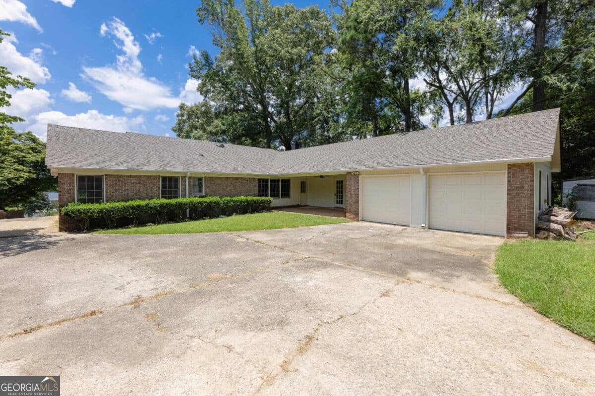 4 bedroom, 3 bathroom single family residence for sale at 5510 Sedgewick Drive, Columbus, GA 31904 — photo 6