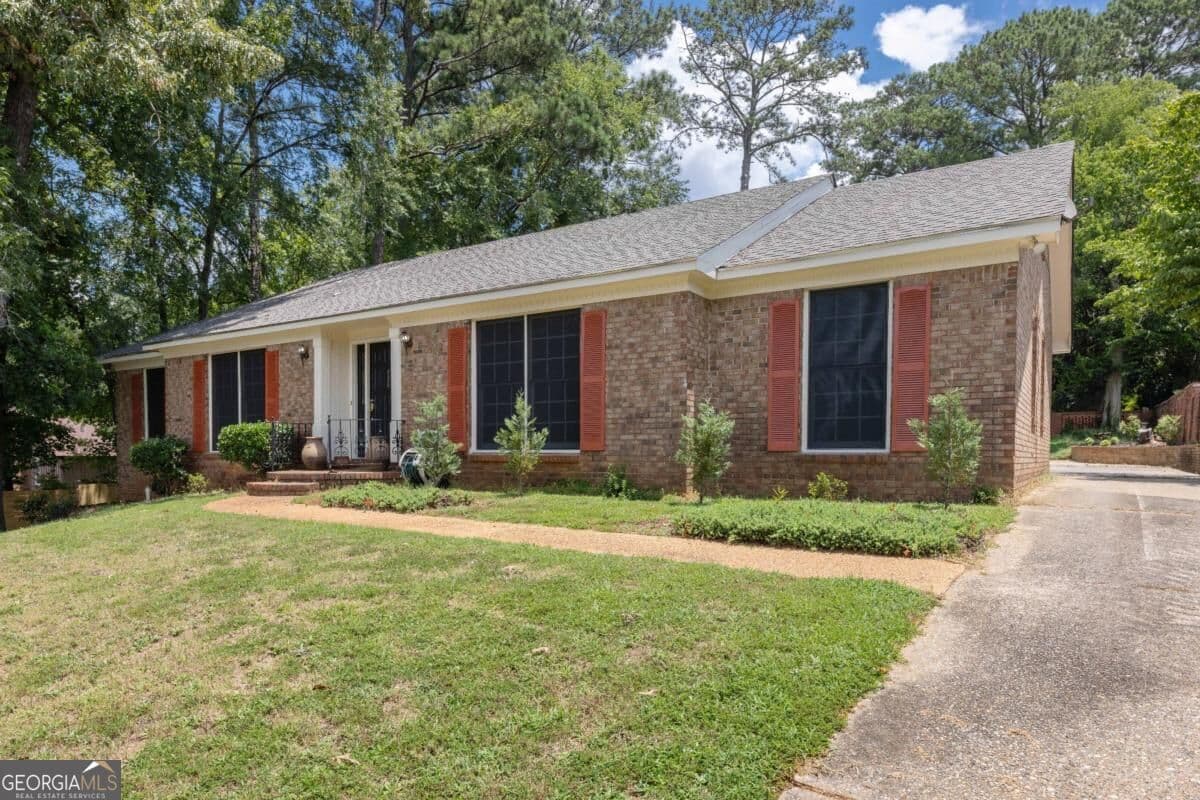 4 bedroom, 3 bathroom single family residence for sale at 5510 Sedgewick Drive, Columbus, GA 31904 — photo 3
