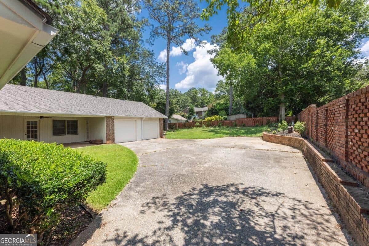 4 bedroom, 3 bathroom single family residence for sale at 5510 Sedgewick Drive, Columbus, GA 31904 — photo 4