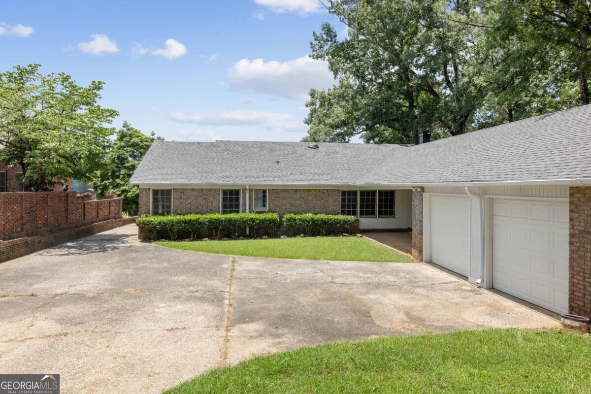 4 bedroom, 3 bathroom single family residence for sale at 5510 Sedgewick Drive, Columbus, GA 31904 — photo 8