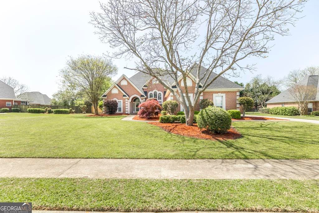 3 bedroom, 2.5 bathroom, 2,719 sq ft single family residence sold at 204 Grove Court, Centerville, GA 31028