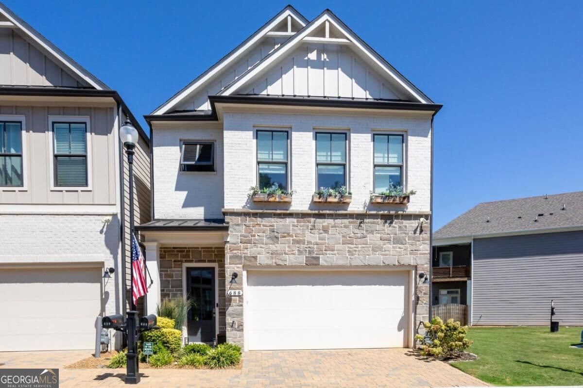 3 bedroom, 3.5 bathroom, 2,609 sq ft single family residence for sale at 688 Stickley Oak Way, Woodstock, GA 30189