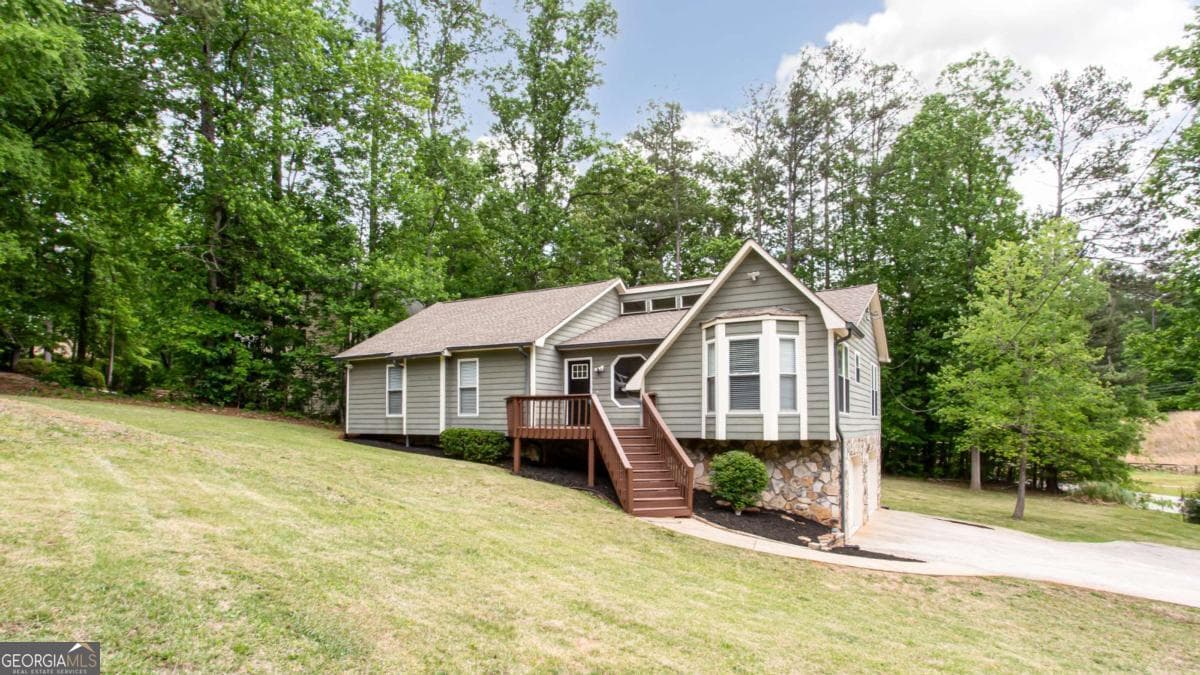 4 bedroom, 3 bathroom single family residence sold at 4909 Millen Drive, Mableton, GA 30126