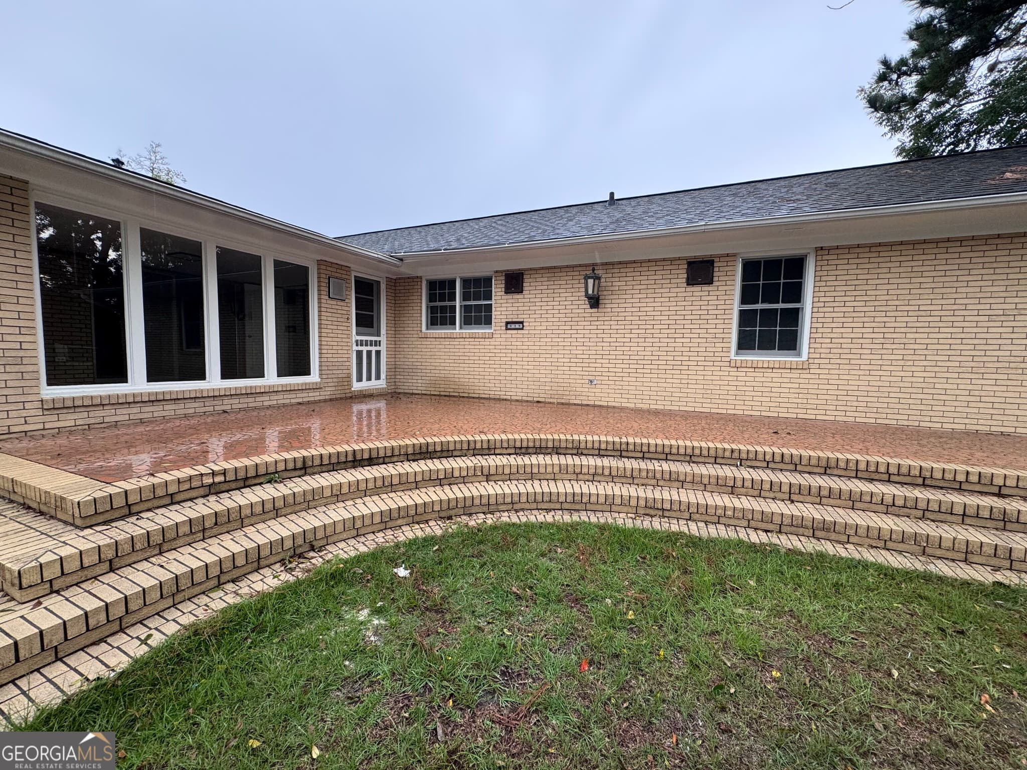 4 bedroom, 2.5 bathroom, 2,914 sq ft single family residence for sale at 2401 W Elm Street, Wrightsville, GA 31096 — photo 3