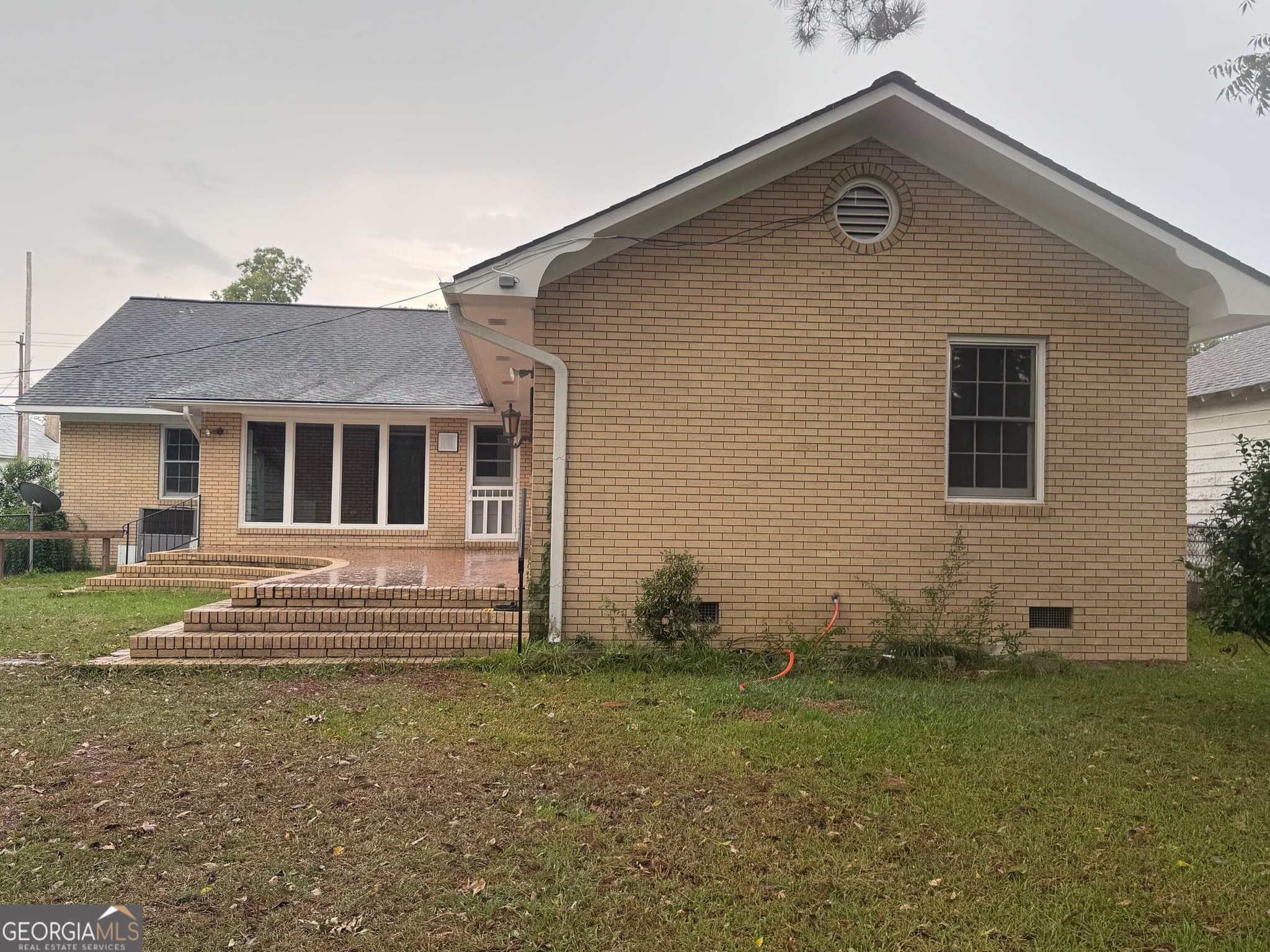 4 bedroom, 2.5 bathroom, 2,914 sq ft single family residence for sale at 2401 W Elm Street, Wrightsville, GA 31096 — photo 4