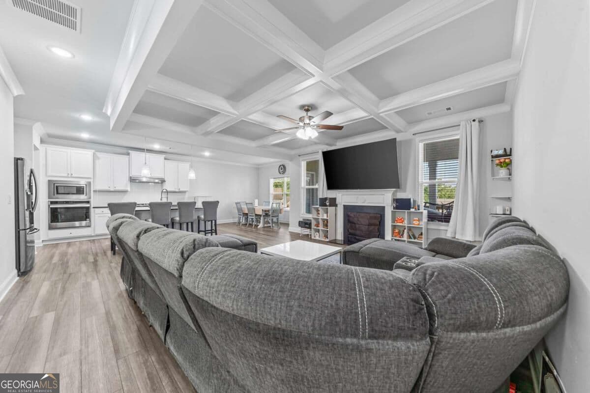 6 bedroom, 5 bathroom, 4,399 sq ft single family residence for sale at 625 Fenwick Park Drive, Lawrenceville, GA 30045 — photo 10