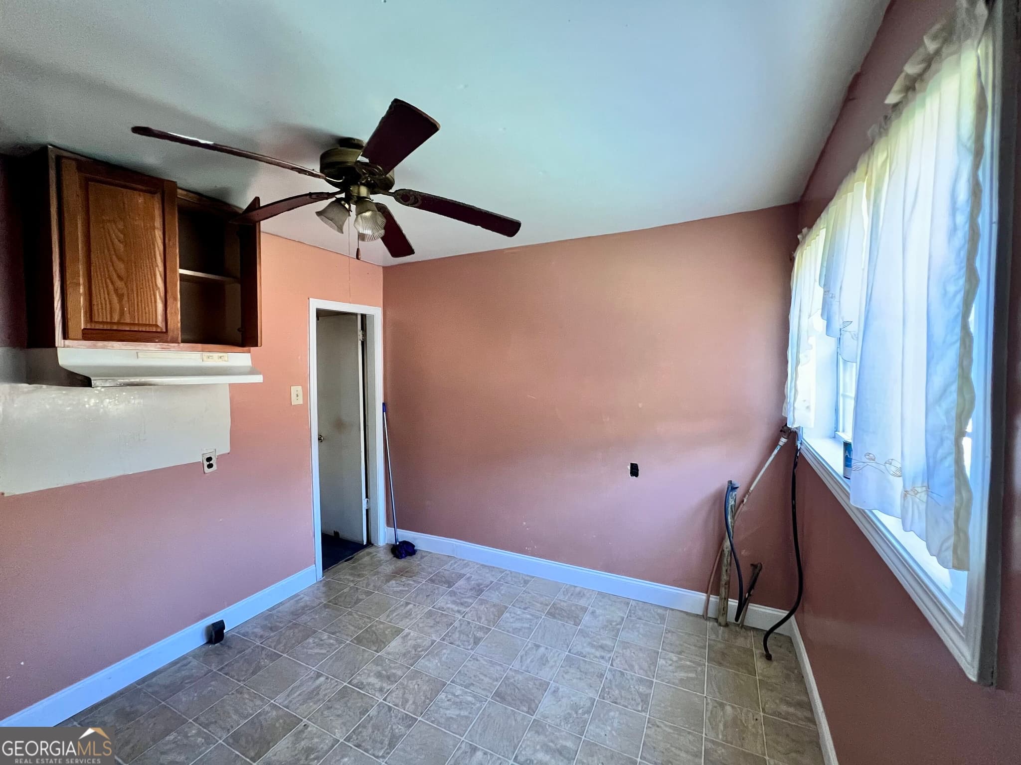 3 bedroom, 2 bathroom, 784 sq ft single family residence for sale at 718 Walcott Street, Perry, GA 31069 — photo 5
