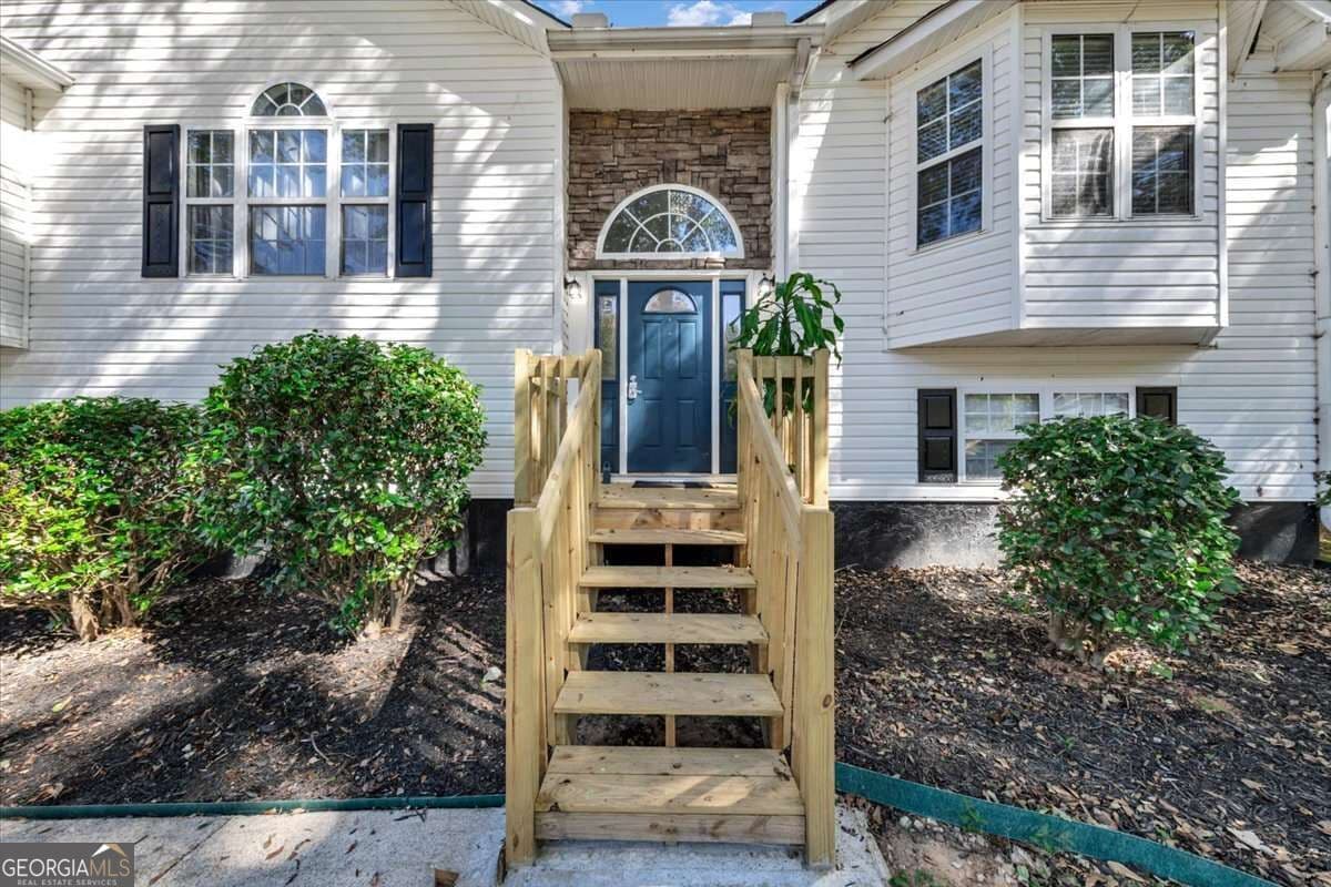 4 bedroom, 3 bathroom, 2,050 sq ft single family residence for sale at 2616 Chesterbrooke Drive, Lithia Springs, GA 30122 — photo 3