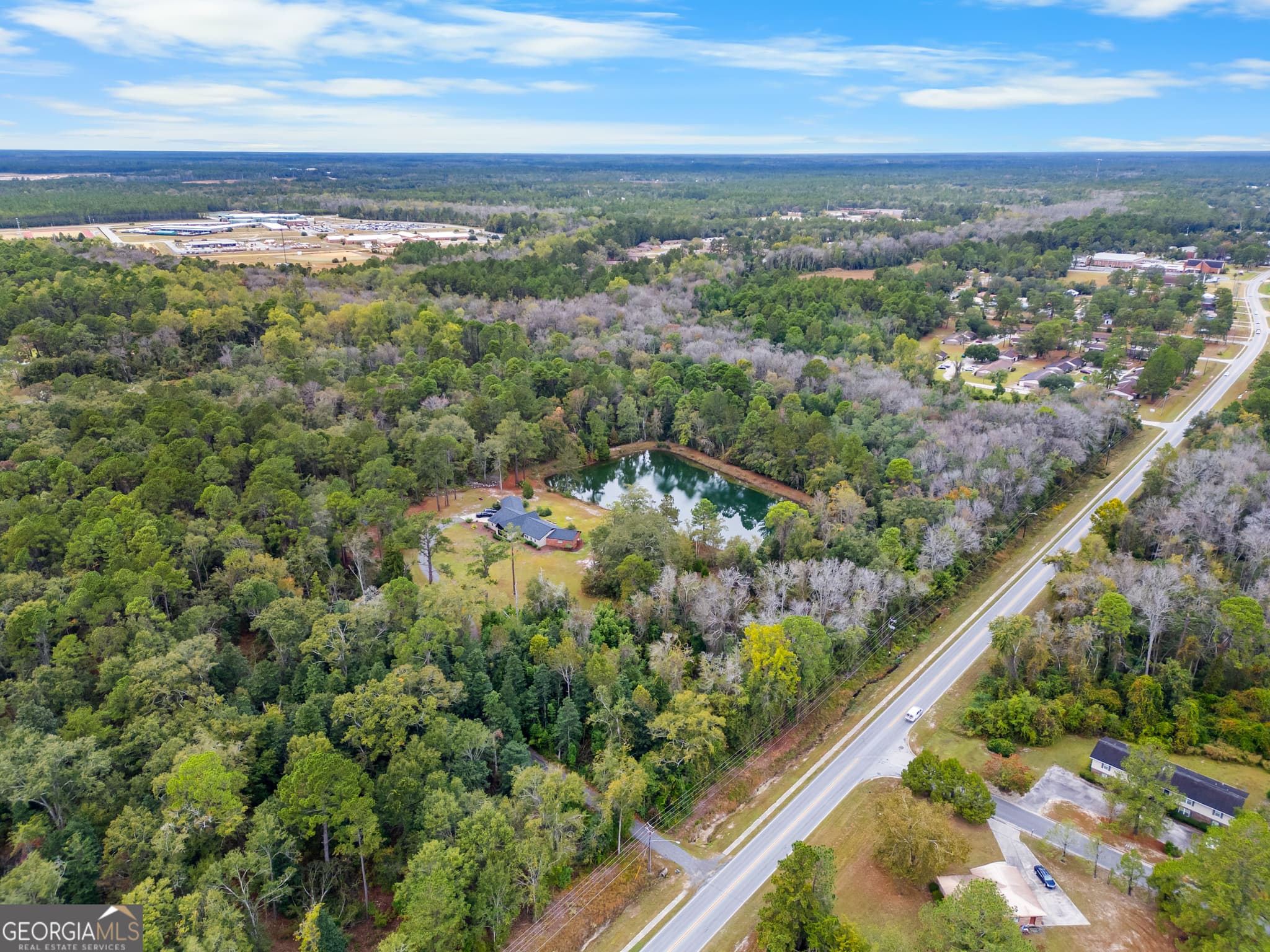4 bedroom, 3.5 bathroom, 3,521 sq ft single family residence for sale at 100 Morgan Drive, Jesup, GA 31545 — photo 2