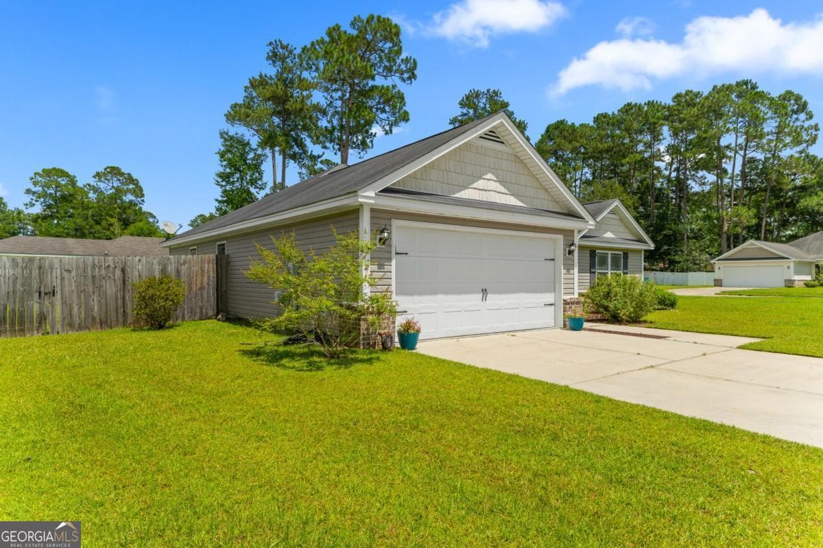 3 bedroom, 2 bathroom, 1,660 sq ft single family residence for sale at 59 Barksdale Drive, Rincon, GA 31326 — photo 4