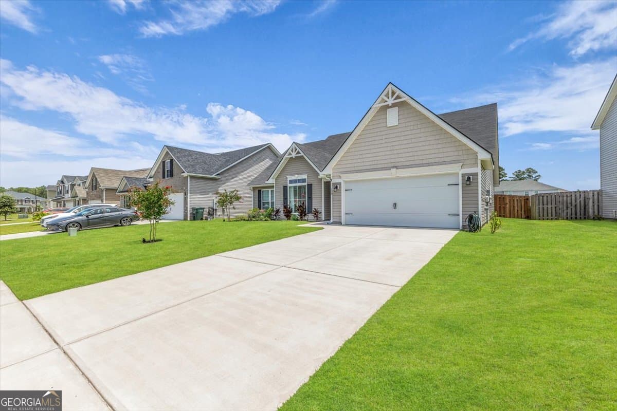 3 bedroom, 2 bathroom, 1,718 sq ft single family residence for sale at 138 Grimsby Road, Savannah, GA 31407 — photo 6