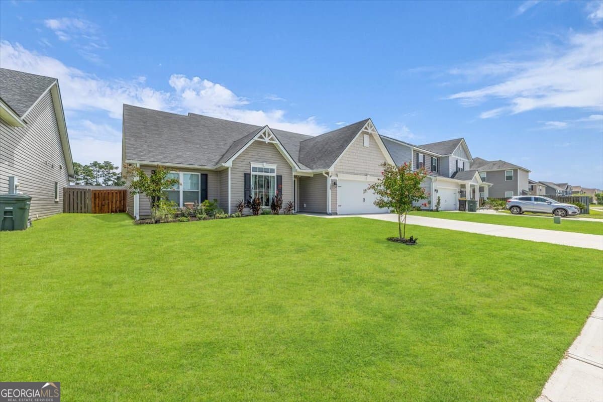 3 bedroom, 2 bathroom, 1,718 sq ft single family residence for sale at 138 Grimsby Road, Savannah, GA 31407 — photo 5