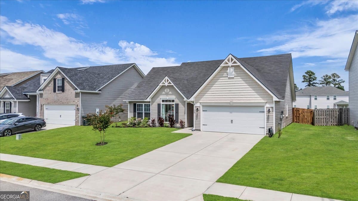 3 bedroom, 2 bathroom, 1,718 sq ft single family residence for sale at 138 Grimsby Road, Savannah, GA 31407 — photo 4