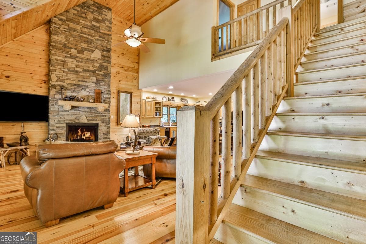 4 bedroom, 3.5 bathroom, 3,524 sq ft cabin,single family residence for sale at 40 Graham Court, Ellijay, GA 30540 — photo 7