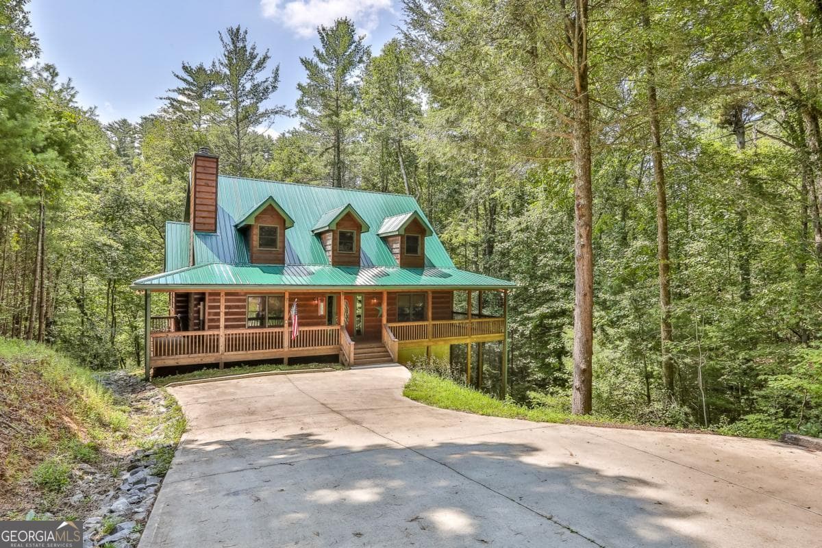 4 bedroom, 3.5 bathroom, 3,524 sq ft cabin,single family residence for sale at 40 Graham Court, Ellijay, GA 30540 — photo 3