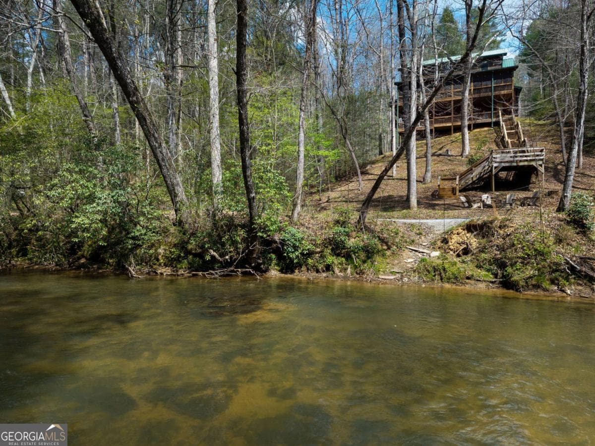 4 bedroom, 3.5 bathroom, 3,524 sq ft cabin,single family residence for sale at 40 Graham Court, Ellijay, GA 30540
