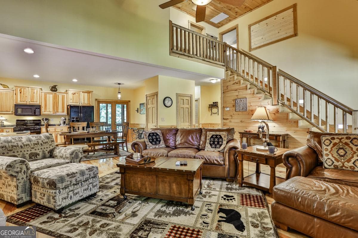 4 bedroom, 3.5 bathroom, 3,524 sq ft cabin,single family residence for sale at 40 Graham Court, Ellijay, GA 30540 — photo 9