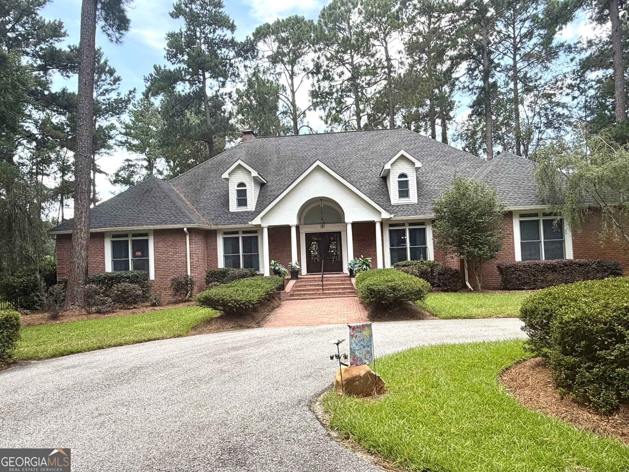 3 bedroom, 3.5 bathroom, 3,411 sq ft single family residence for sale at 265 N Main Street, Reidsville, GA 30453