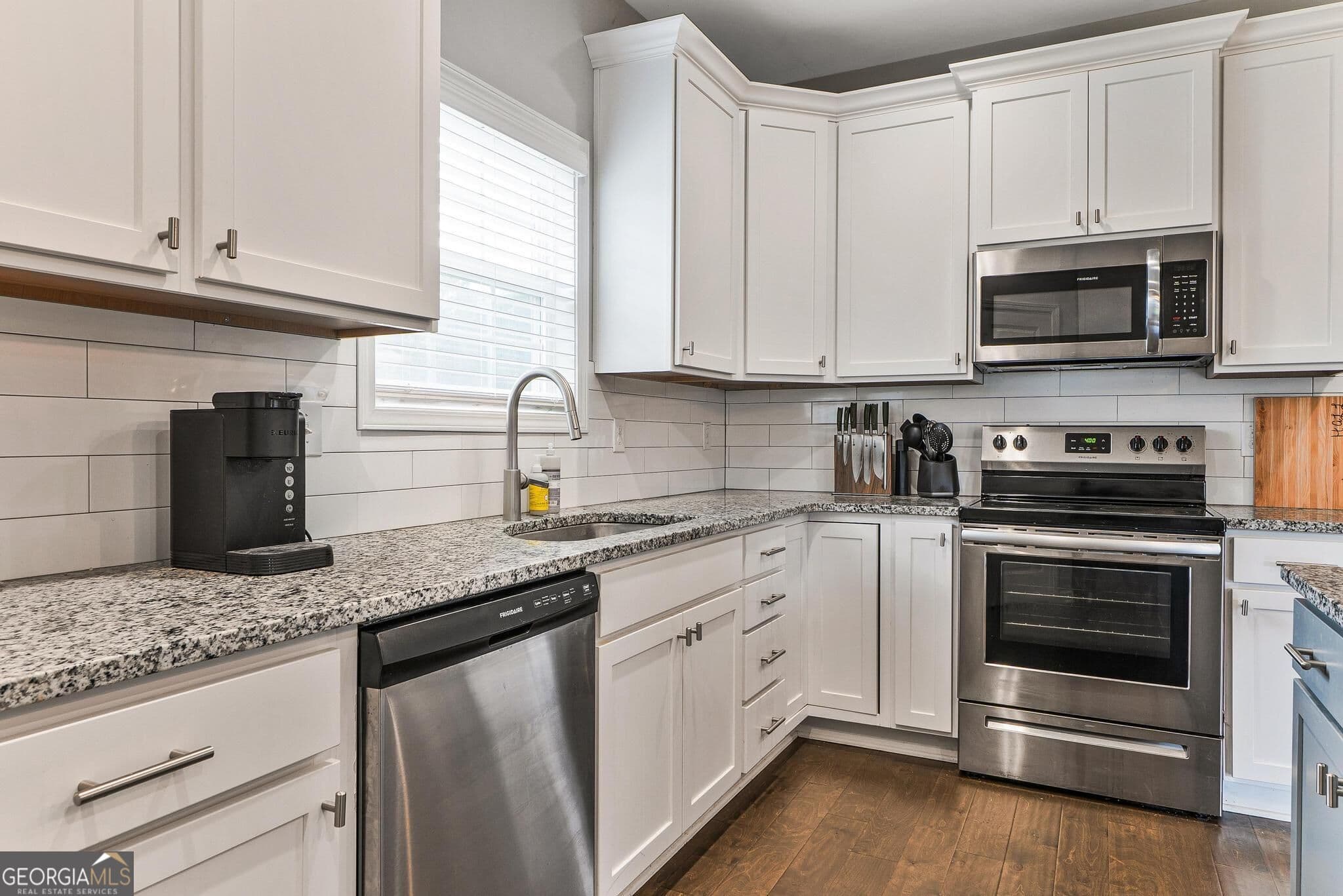 4 bedroom, 2.5 bathroom, 2,622 sq ft single family residence for sale at 4201 Cornwall Drive, Forsyth, GA 31029 — photo 5