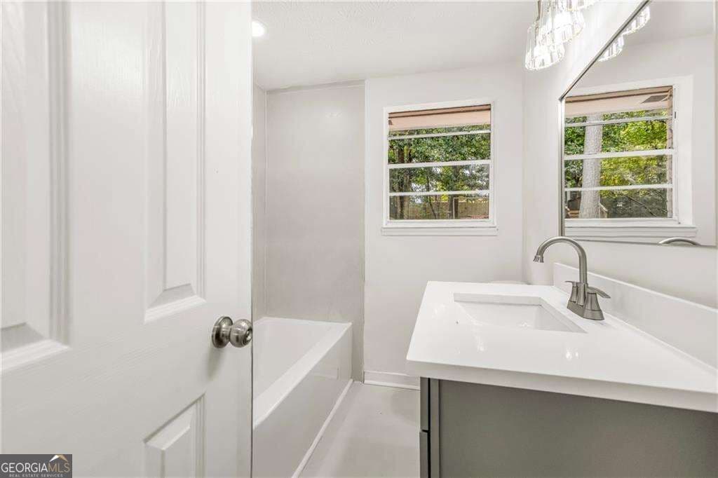 3 bedroom, 2 bathroom, 1,664 sq ft single family residence for sale at 6065 Yucca Drive, Douglasville, GA 30135 — photo 10