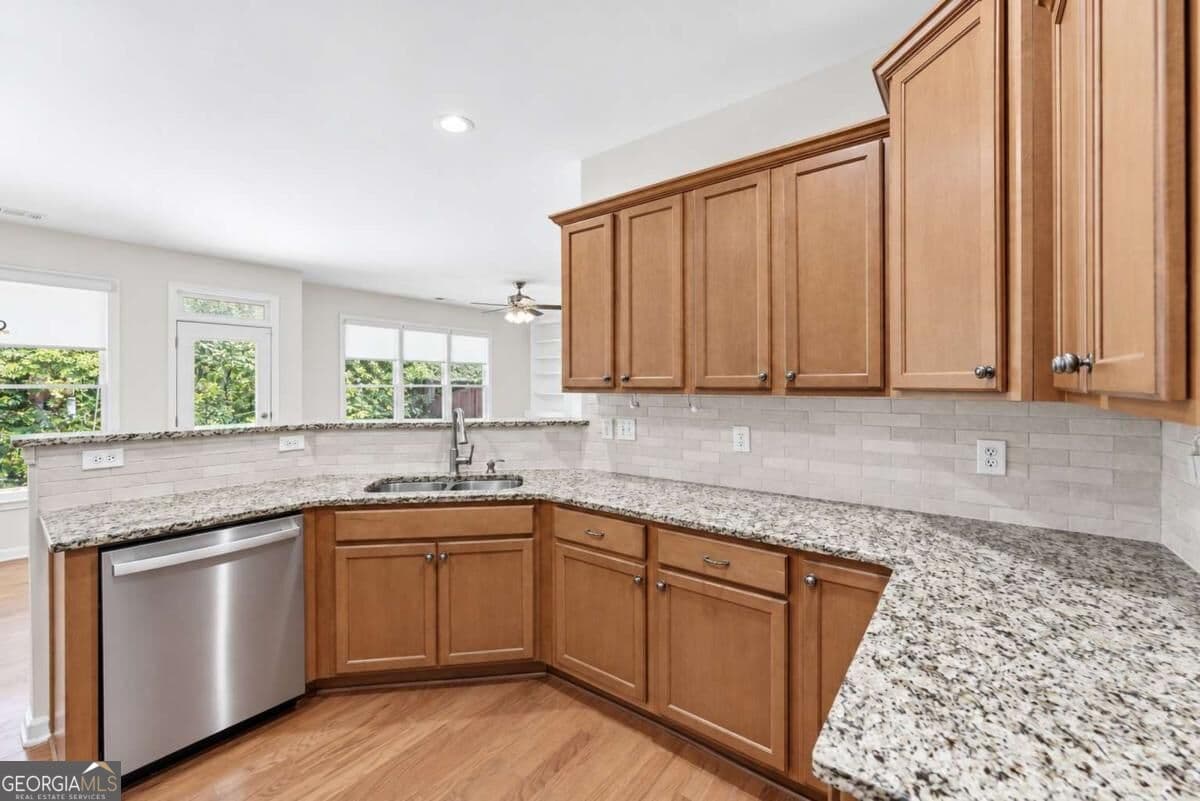 4 bedroom, 3.5 bathroom, 2,875 sq ft single family residence for sale at 3765 Baxley Lane, Suwanee, GA 30024 — photo 4