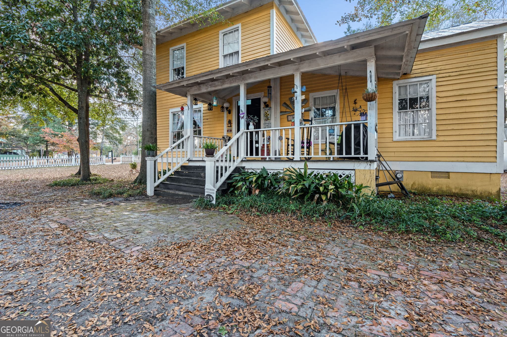 4 bedroom, 3.5 bathroom, 2,592 sq ft single family residence under contract at 66 Merritt Street, Hawkinsville, GA 31036 — photo 3