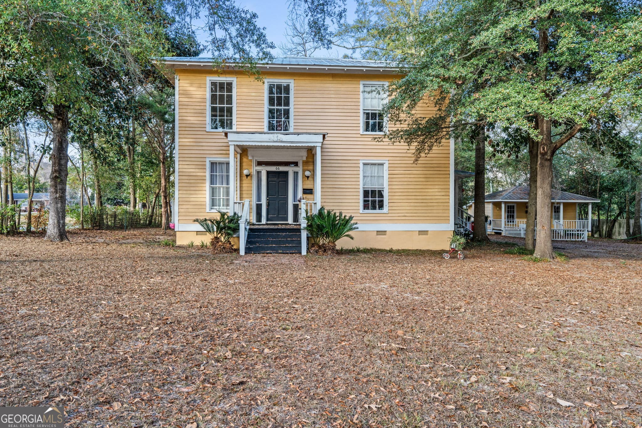 4 bedroom, 3.5 bathroom, 2,592 sq ft single family residence under contract at 66 Merritt Street, Hawkinsville, GA 31036
