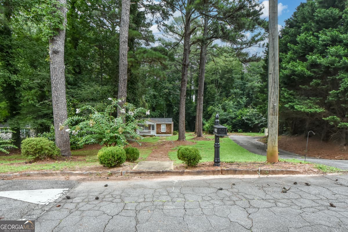 2 bedroom, 1 bathroom, 696 sq ft single family residence for sale at 3274 Fern Drive, Tucker, GA 30084 — photo 3