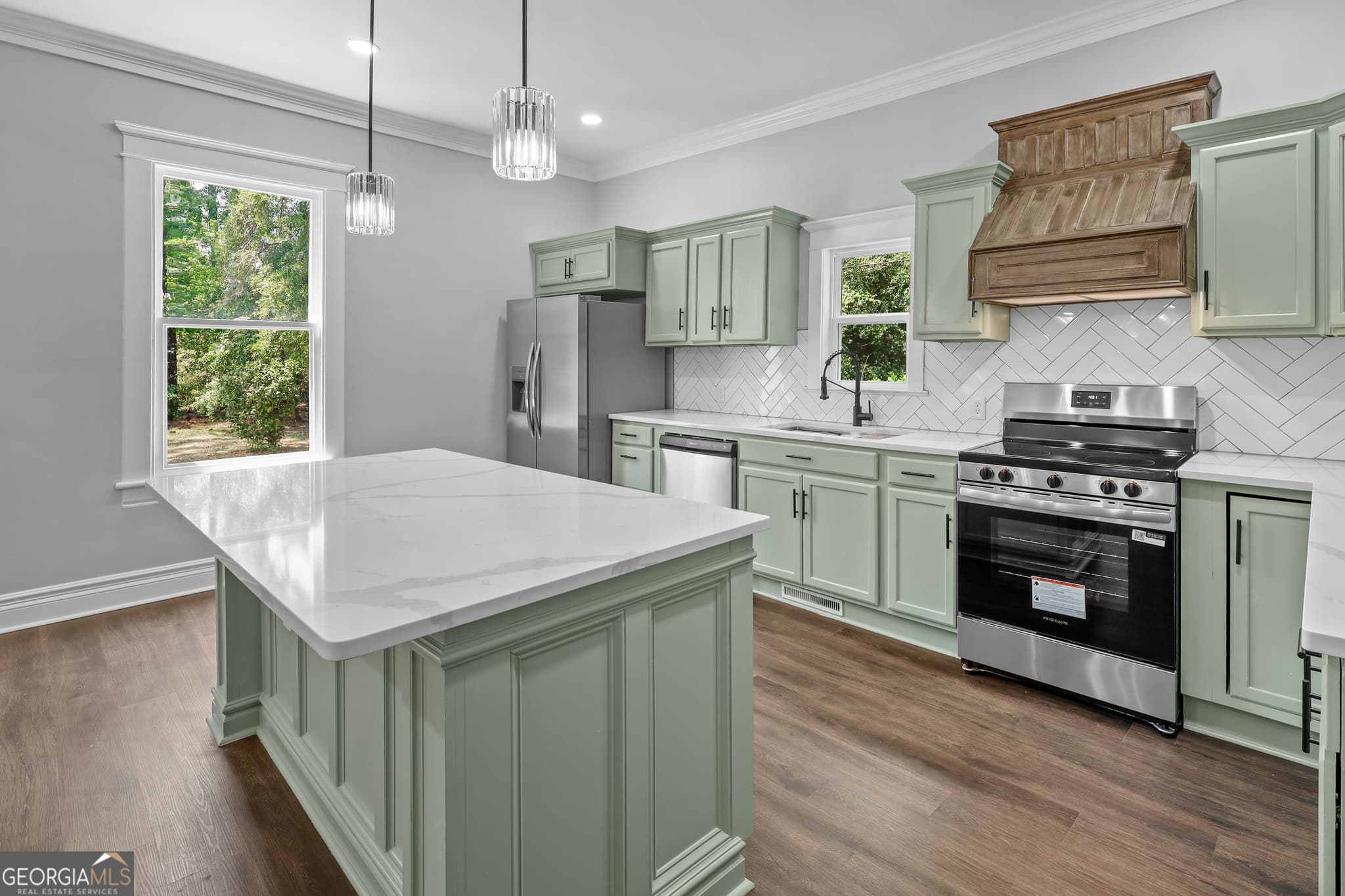 6 bedroom, 3.5 bathroom, 4,428 sq ft single family residence for sale at 674 Dunlevie Road, Allenhurst, GA 31301 — photo 2