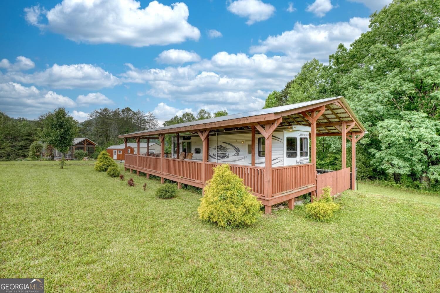 1 bedroom, 1 bathroom, 300 sq ft single family residence for sale at 568 Parks Road, Hiawassee, GA 30546