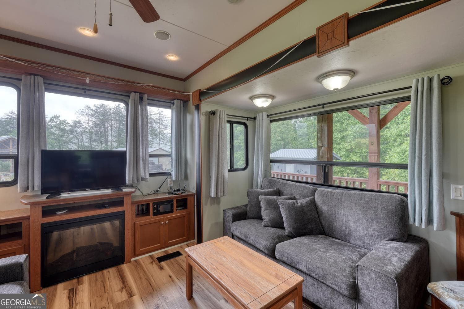 1 bedroom, 1 bathroom, 300 sq ft single family residence for sale at 568 Parks Road, Hiawassee, GA 30546 — photo 9