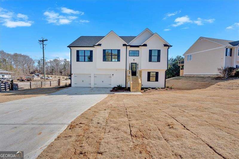 4 bedroom, 3 bathroom, 2,310 sq ft single family residence for sale at 13 Lucas Lane, Rome, GA 30165 — photo 2
