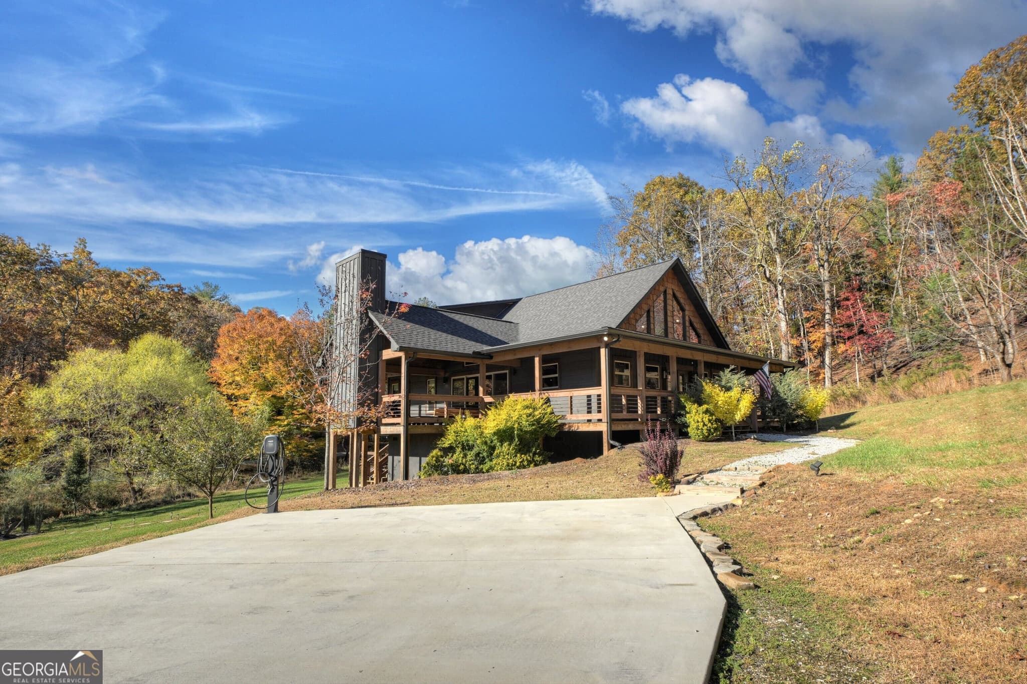 3 bedroom, 3 bathroom, 2,034 sq ft cabin,single family residence for sale at 89 High Meadows Court, Morganton, GA 30560 — photo 2