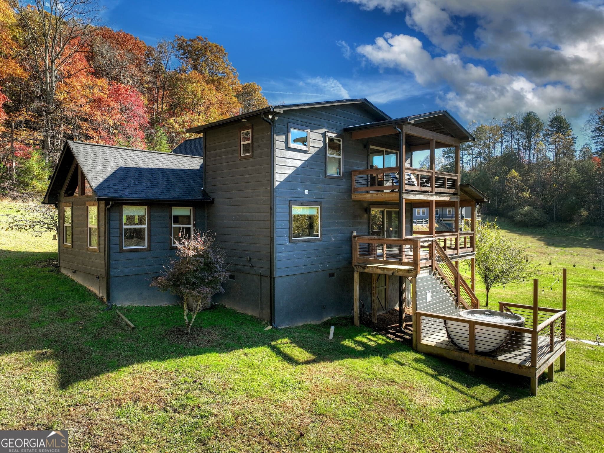 3 bedroom, 3 bathroom, 2,034 sq ft cabin,single family residence for sale at 89 High Meadows Court, Morganton, GA 30560 — photo 4
