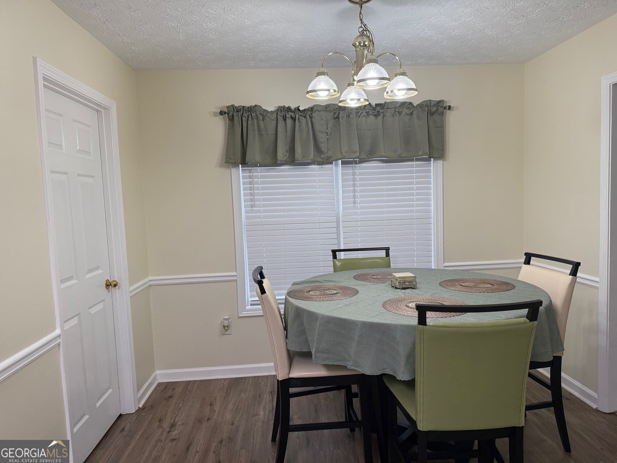 3 bedroom, 2 bathroom, 1,538 sq ft single family residence for sale at 4165 Eden Valley Drive, Loganville, GA 30052 — photo 8