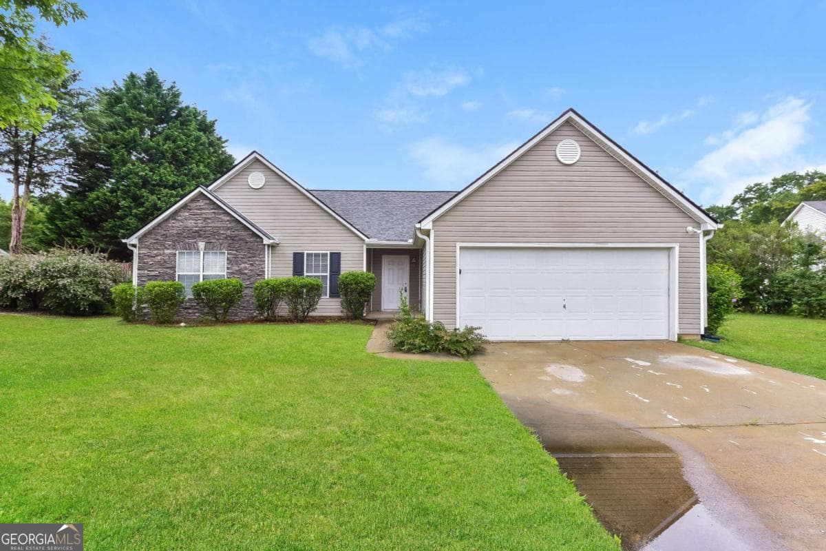 3 bedroom, 2 bathroom single family residence for rent at 1525 Julianna Drive, Loganville, GA 30052 for $2,065 a month — photo 1 of 5