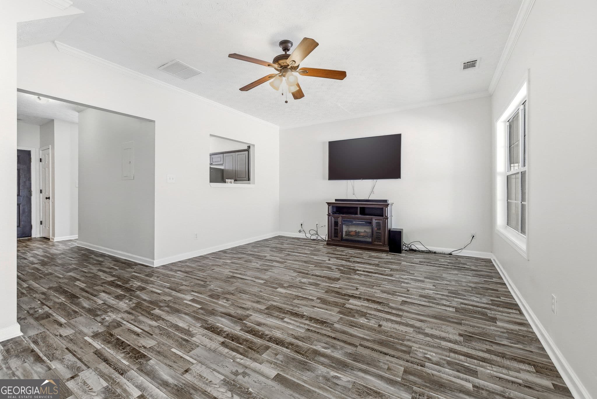 2 bedroom, 2.5 bathroom, 1,253 sq ft townhouse for sale at 4350 Cypress Court, Cumming, GA 30040 — photo 6