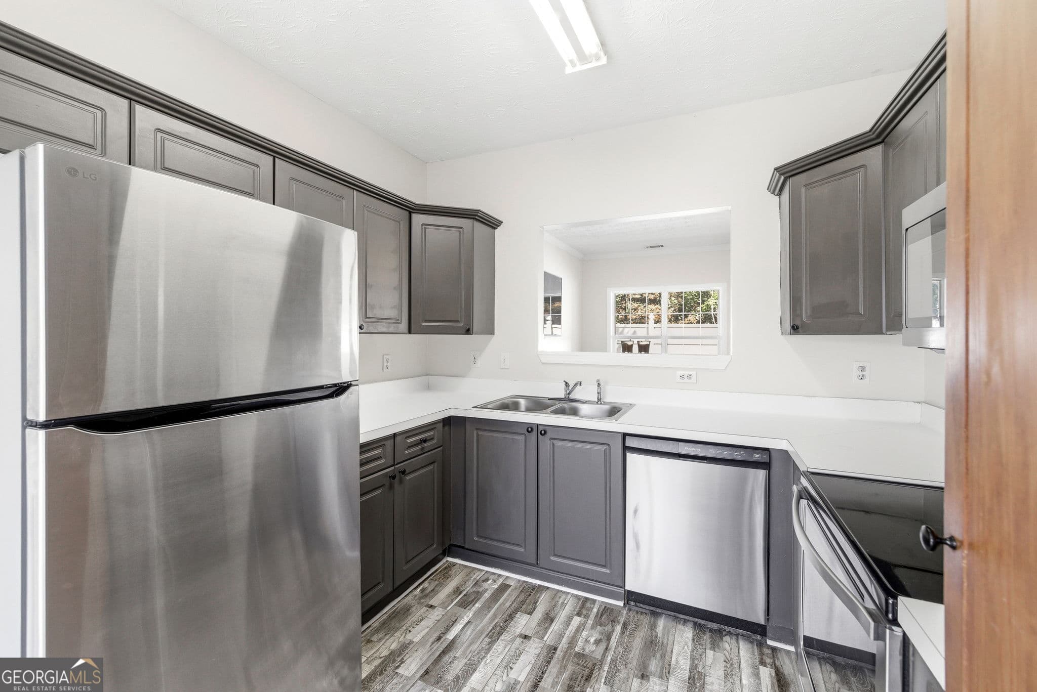 2 bedroom, 2.5 bathroom, 1,253 sq ft townhouse for sale at 4350 Cypress Court, Cumming, GA 30040 — photo 10