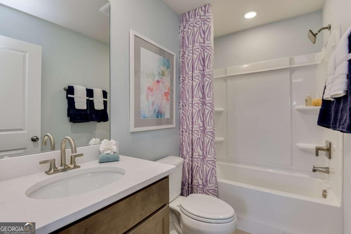 5 bedroom, 3 bathroom, 2,686 sq ft single family residence for sale at 400 Satilla Court, Locust Grove, GA 30248 — photo 8