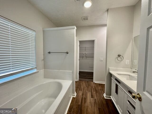 4 bedroom, 2.5 bathroom, 2,869 sq ft single family residence for rent at 8295 Eastshore Drive, Union City, GA 30291 for $2,295 a month — photo 7