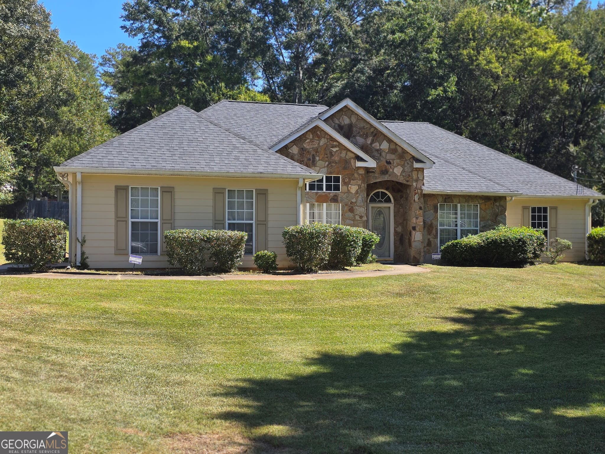 4 bedroom, 2 bathroom, 2,126 sq ft single family residence for sale at 2604 18th Place, Valley, AL 36854 — photo 2
