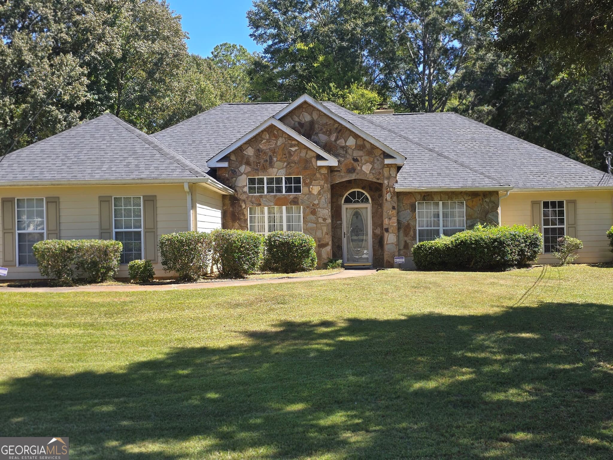 4 bedroom, 2 bathroom, 2,126 sq ft single family residence for sale at 2604 18th Place, Valley, AL 36854