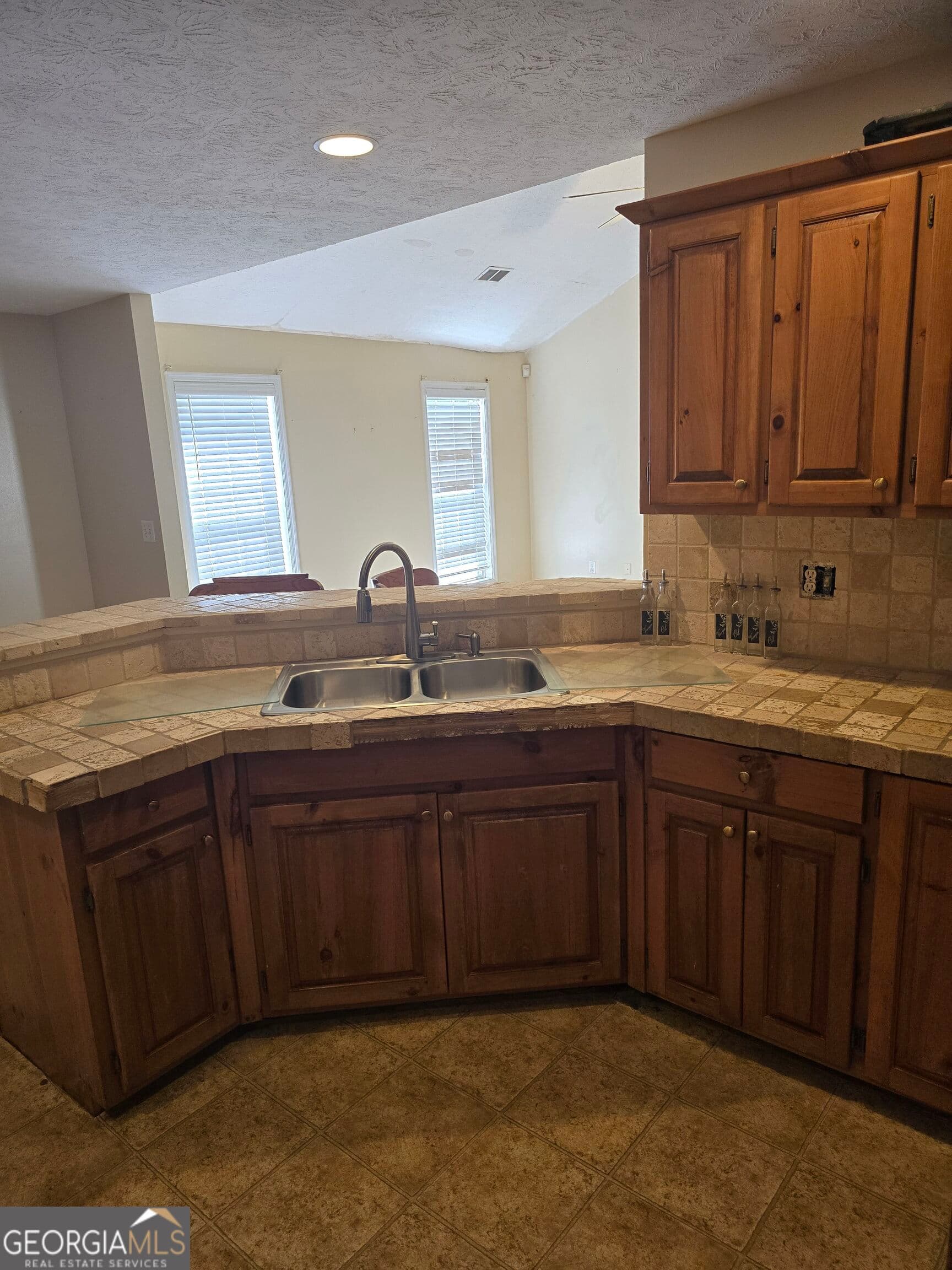 4 bedroom, 2 bathroom, 2,126 sq ft single family residence for sale at 2604 18th Place, Valley, AL 36854 — photo 4