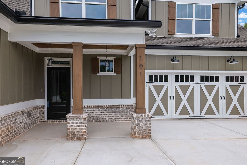 4 bedroom, 3 bathroom, 2,401 sq ft single family residence for sale at 101 Alaina Road, Canton, GA 30115 — photo 3